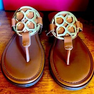 Kelly & Katie Cognac Thong Sandals Size 8